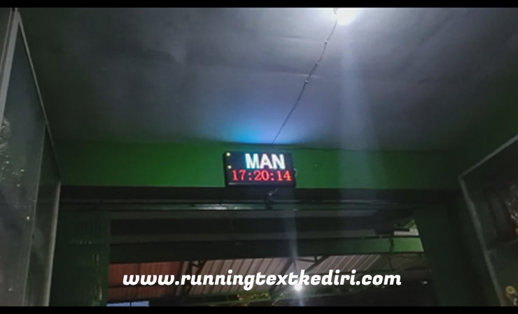 <p>Apa itu Running Text ? Running Text adalah perangkat papan elektronik yang menggunakan lampu untuk menampilkan tulisan atau pesan secara bergulir. Tulisan tersebut bisa berupa kata &ndash; kata promosi, pengumuman, informasi waktu, suhu, hinga pesan singkat yang terus bergerak atau berubah.</p>